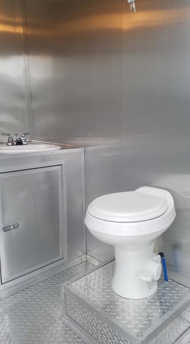 Fully loaded food trailer with BATHROOM - Freedom / Freedom / 2015 ...